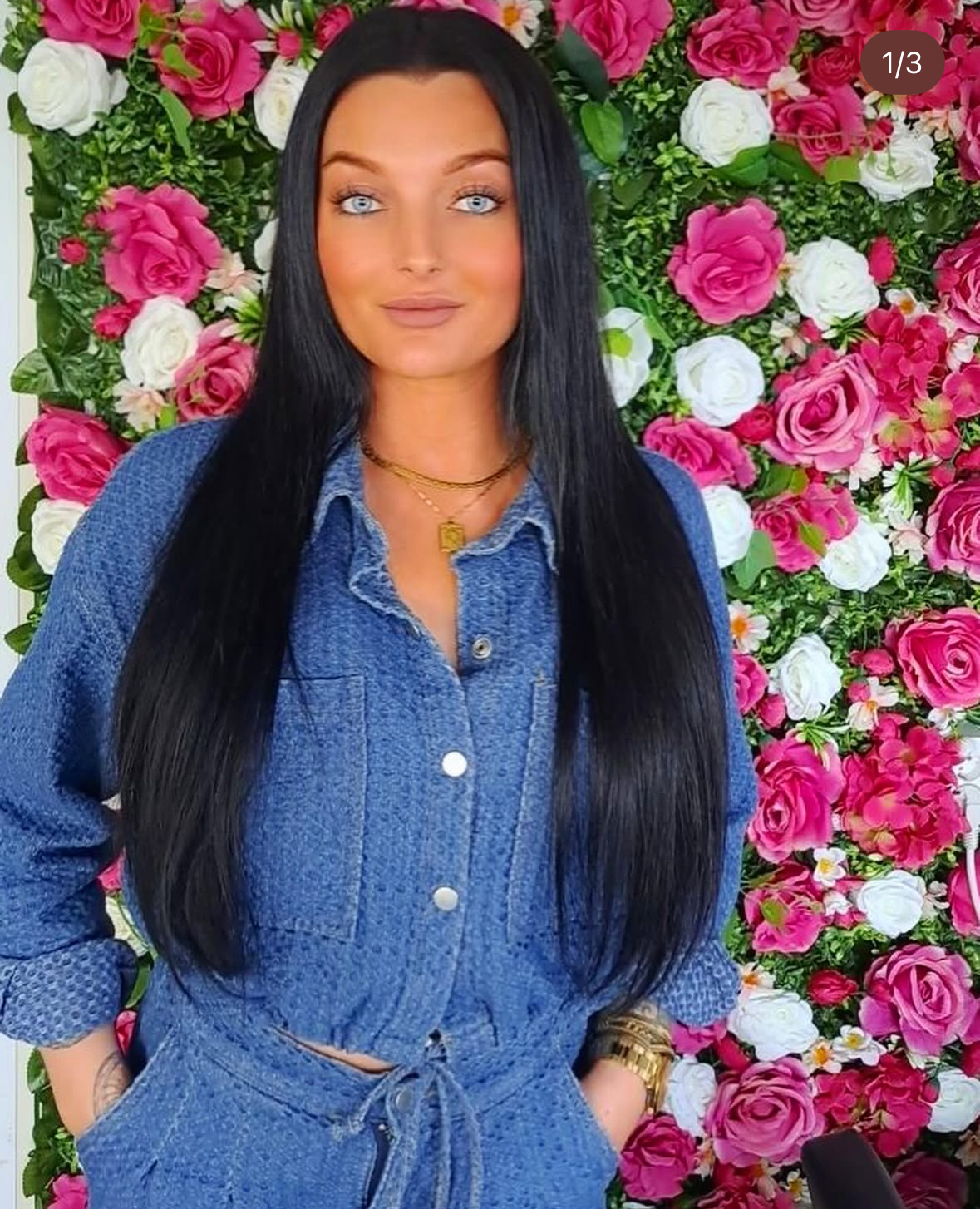 Professioneel hairextensions aanbrengen bij Annas Hairextensions, waar ervaren stylisten zorgen voor een perfecte en natuurlijke look met hoogwaardige extensions in diverse kleuren en stijlen.